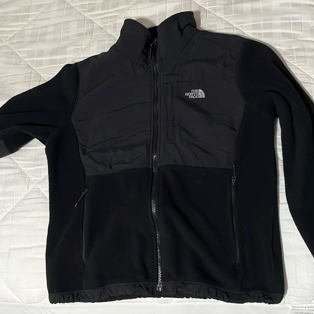 Black north face jacket